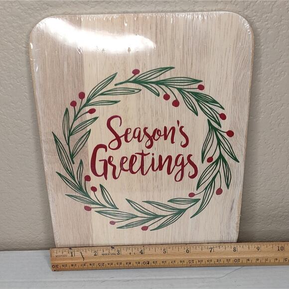 Christmas Wooden Cutting Board Holly Berries Wreath Seasons Greetings - Picture 6 of 9